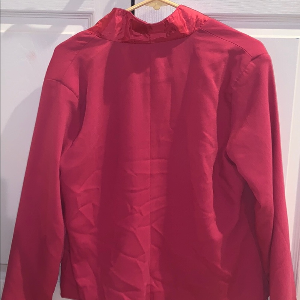 Pink blazer. - Picture 2 of 2